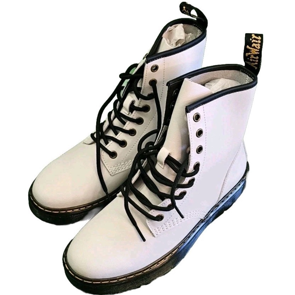 New In Box Dr. Martens Women’s Zavala White Leather Combat Boots Womens Size 8